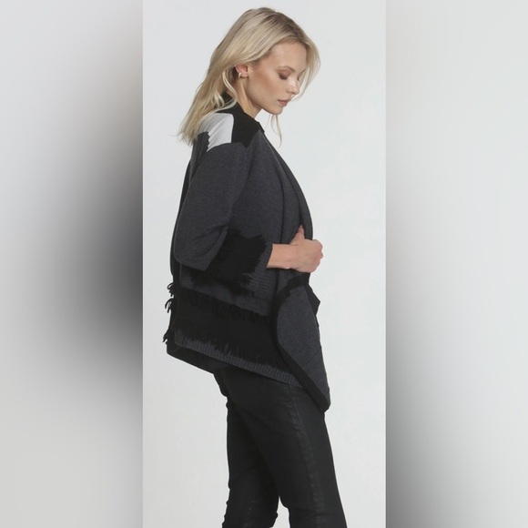 NWOT LABEL+ thread Jenna Fringe Cardigan Charcoal Extrafine Merino Wool,size M/L - Picture 9 of 10